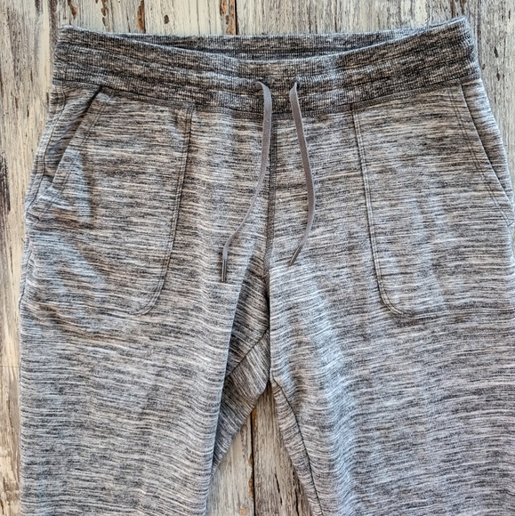 L.L. Bean Women's Ultrasoft Sweats Drawstring Jogger Heathered Gray Small - Picture 4 of 8